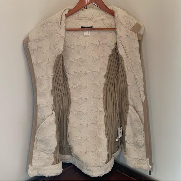 Venus Vegan Sweater Jacket - Picture 10 of 13